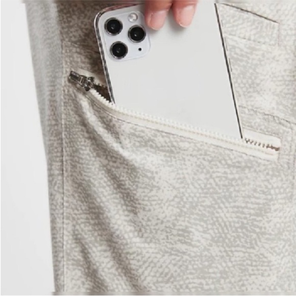 Athleta Venture Printed Pants Size 6 NWT - Picture 4 of 13